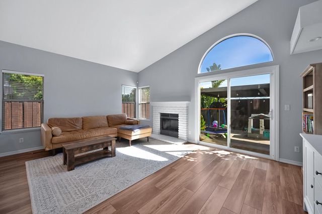 2329 Mark Twain Dr, Antioch, CA 94531