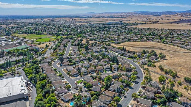 2329 Mark Twain Dr, Antioch, CA 94531