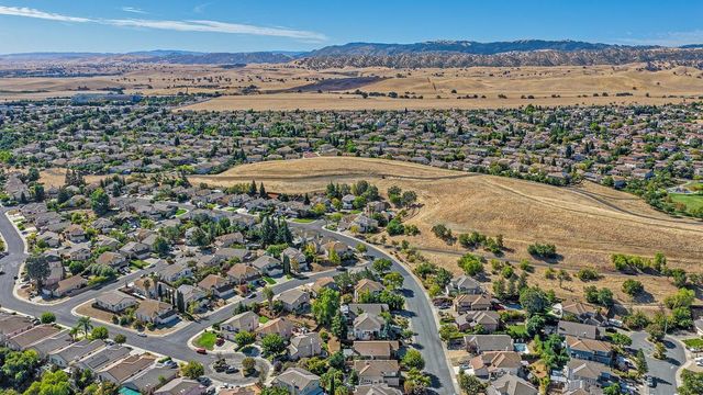 2329 Mark Twain Dr, Antioch, CA 94531