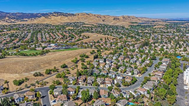 2329 Mark Twain Dr, Antioch, CA 94531