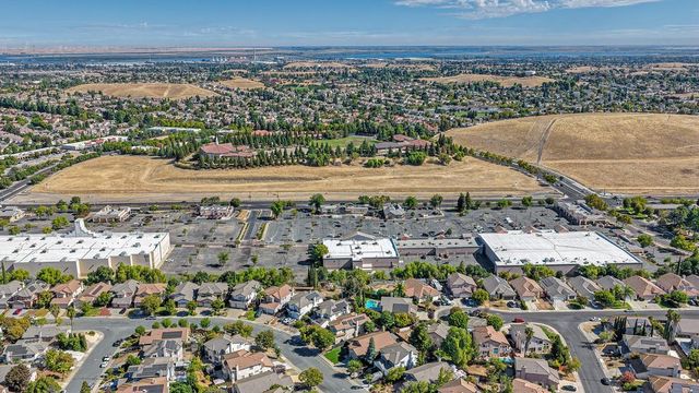 2329 Mark Twain Dr, Antioch, CA 94531