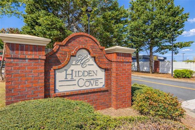 3340 Hidden Cove Circle, Peachtree Corners, GA 30092