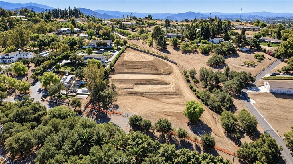 3261 Live Oak Park, Fallbrook, CA 92028 — exterior