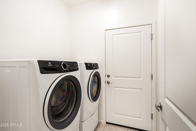 293 S MEADOWOOD Lane, Sierra Vista, AZ 85635