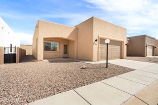 293 S MEADOWOOD Lane, Sierra Vista, AZ 85635