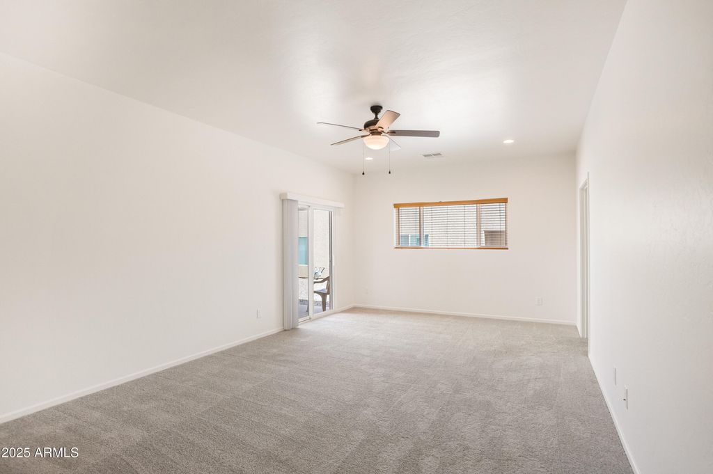 Image 21 of property listing at 293 S MEADOWOOD Lane, Sierra Vista, AZ 85635