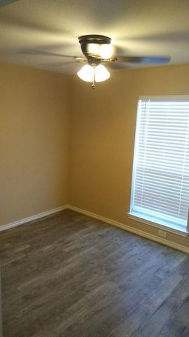 306 Packer Drive, Fate, TX 75189