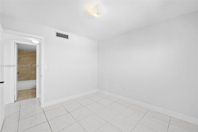 16508 NE 26th Ave 601, North Miami Beach, FL 33160