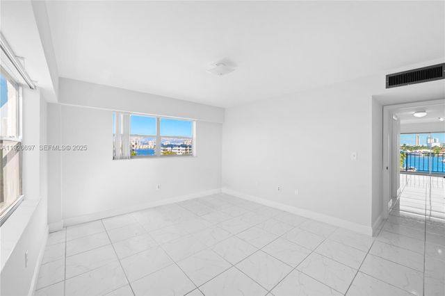 16508 NE 26th Ave 601, North Miami Beach, FL 33160
