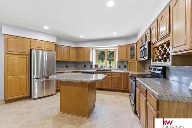 9218 Bellvue Circle, Plattsmouth, NE 68048