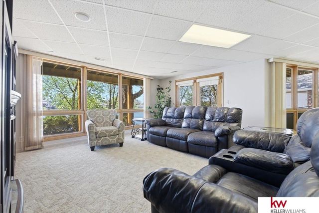 9218 Bellvue Circle, Plattsmouth, NE 68048