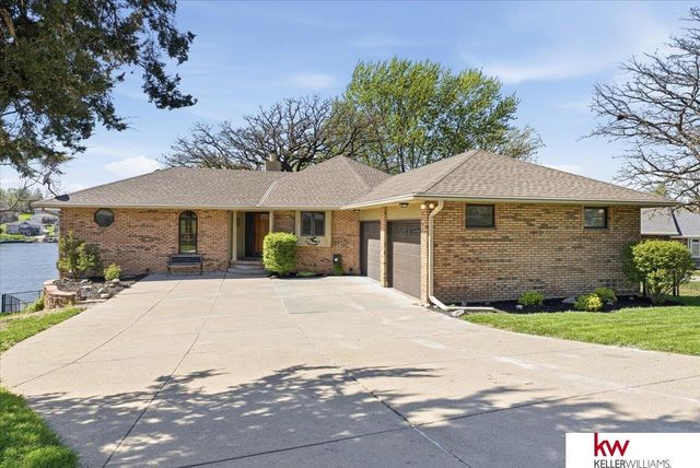 9218 Bellvue Circle, Plattsmouth, NE 68048