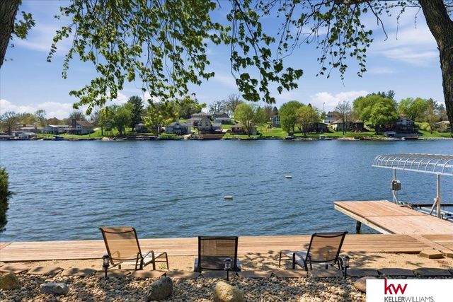 9218 Bellvue Circle, Plattsmouth, NE 68048