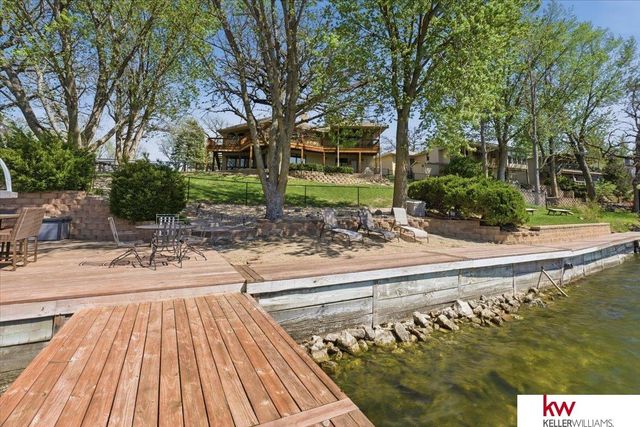 9218 Bellvue Circle, Plattsmouth, NE 68048