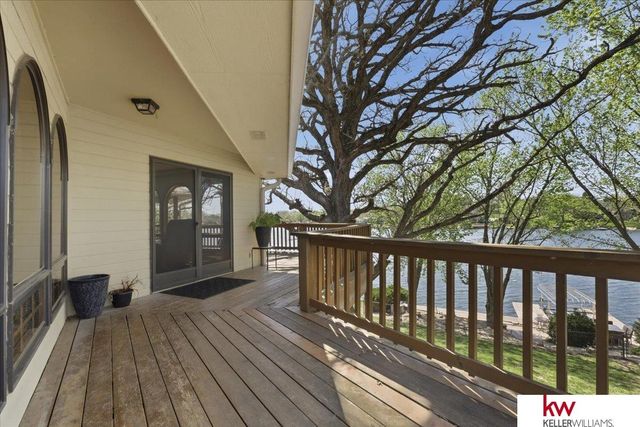 9218 Bellvue Circle, Plattsmouth, NE 68048