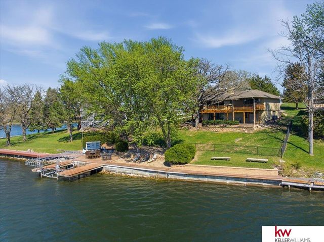 9218 Bellvue Circle, Plattsmouth, NE 68048