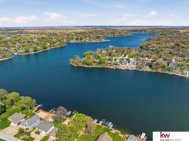 9218 Bellvue Circle, Plattsmouth, NE 68048