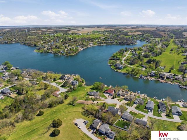 9218 Bellvue Circle, Plattsmouth, NE 68048