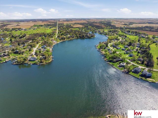 9218 Bellvue Circle, Plattsmouth, NE 68048