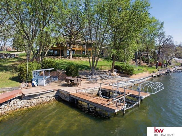 9218 Bellvue Circle, Plattsmouth, NE 68048