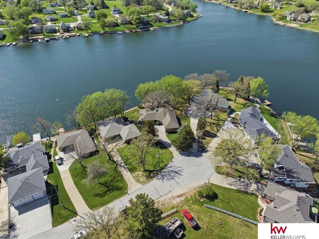 9218 Bellvue Circle, Plattsmouth, NE 68048