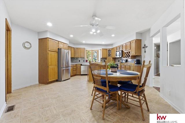 9218 Bellvue Circle, Plattsmouth, NE 68048