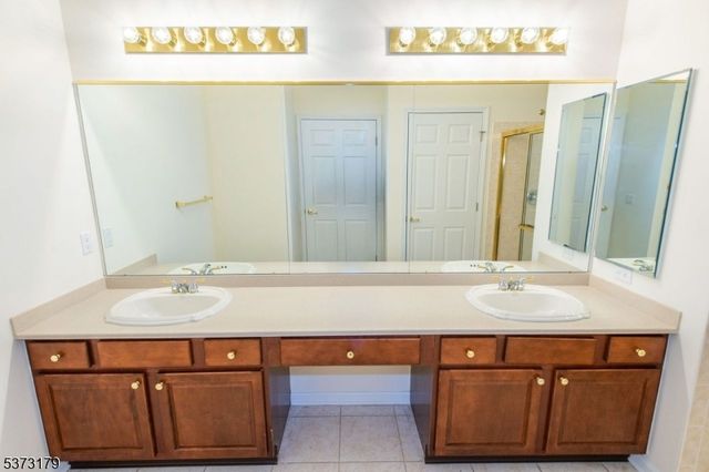 511 Four Seasons Dr 511, Wayne Twp., NJ 07470