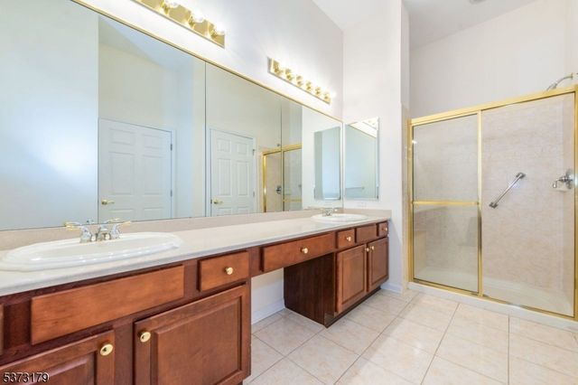 511 Four Seasons Dr 511, Wayne Twp., NJ 07470