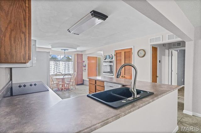4026 Alby Street, Alton, IL 62002