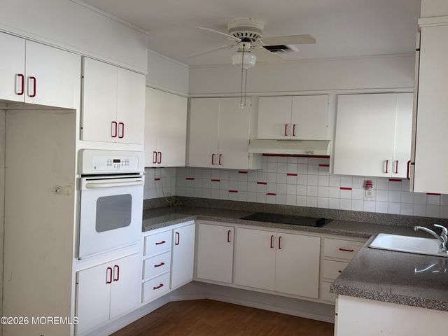 296C Dorchester Drive, Lakewood, NJ 08701