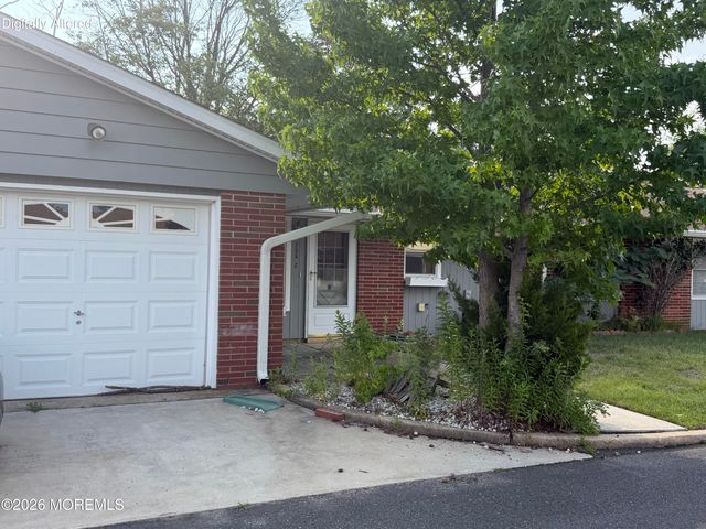 296C Dorchester Drive, Lakewood, NJ 08701