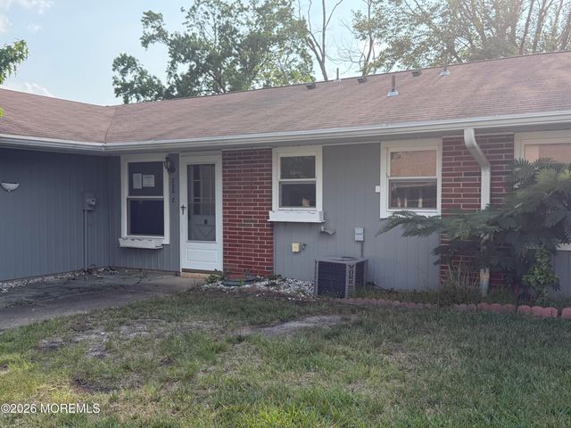 296C Dorchester Drive, Lakewood, NJ 08701