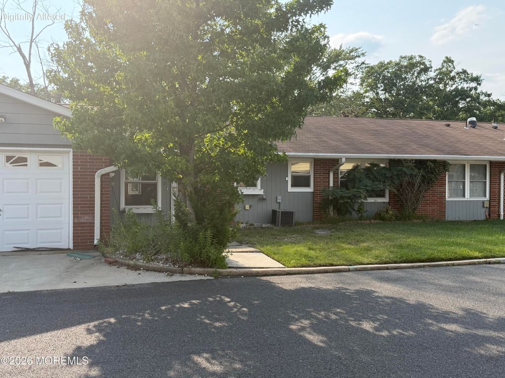 296C Dorchester Drive, Lakewood, NJ 08701