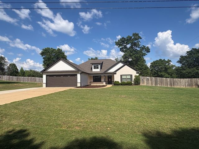 302 Lee Road 0293, Smiths Station, AL 36877