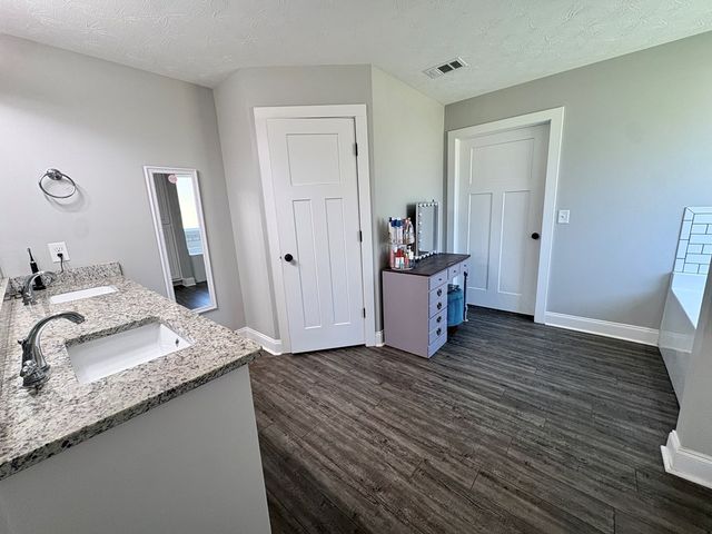 302 Lee Road 0293, Smiths Station, AL 36877