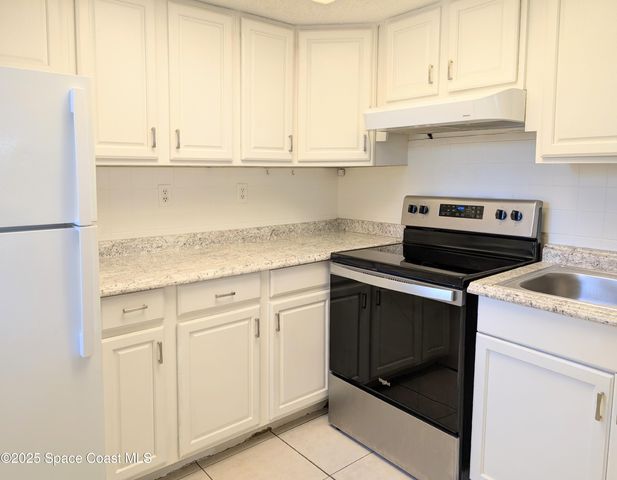 1601 Sunny Brook Lane NE D101, Palm Bay, FL 32905