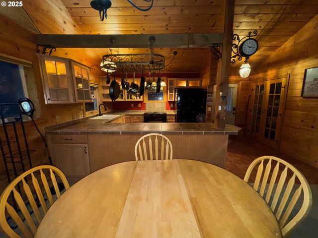 1415 N ALVORD Ln, Otis, OR 97368