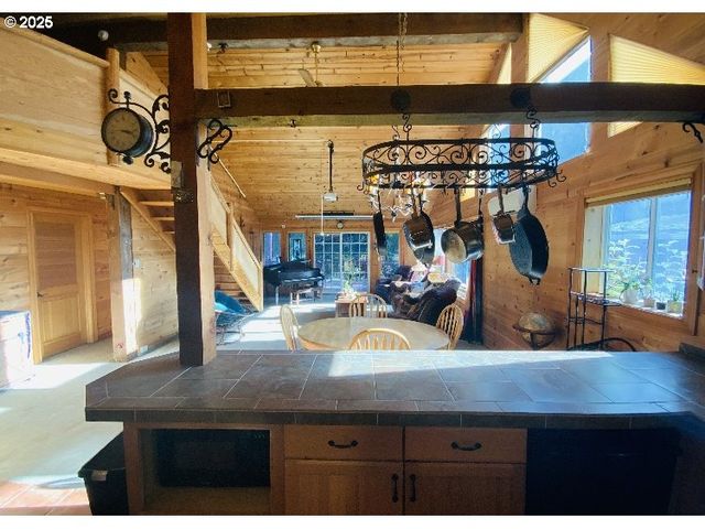 1415 N ALVORD Ln, Otis, OR 97368