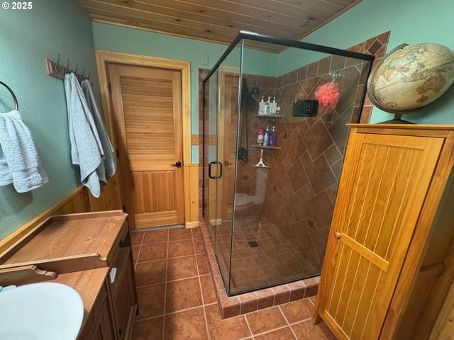 1415 N ALVORD Ln, Otis, OR 97368