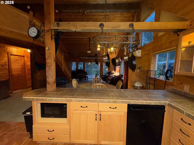 1415 N ALVORD Ln, Otis, OR 97368