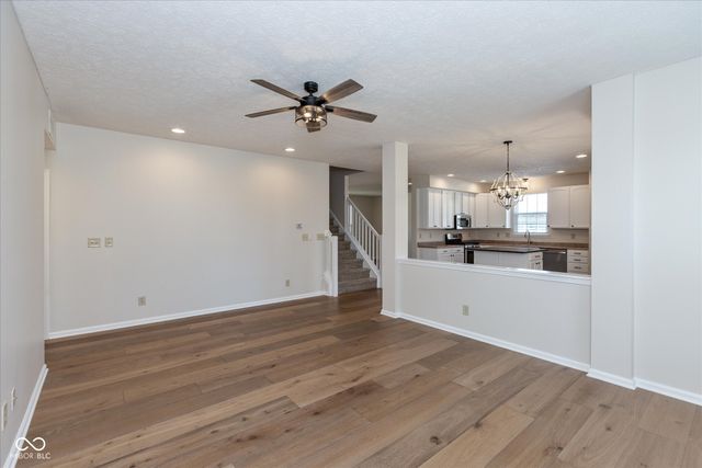 4063 S Meadow Wood Court, New Palestine, IN 46163
