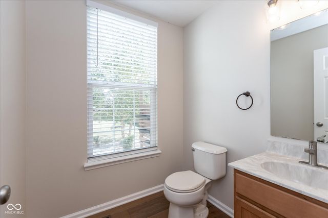 4063 S Meadow Wood Court, New Palestine, IN 46163