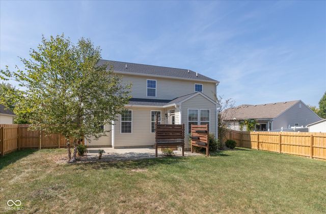 4063 S Meadow Wood Court, New Palestine, IN 46163