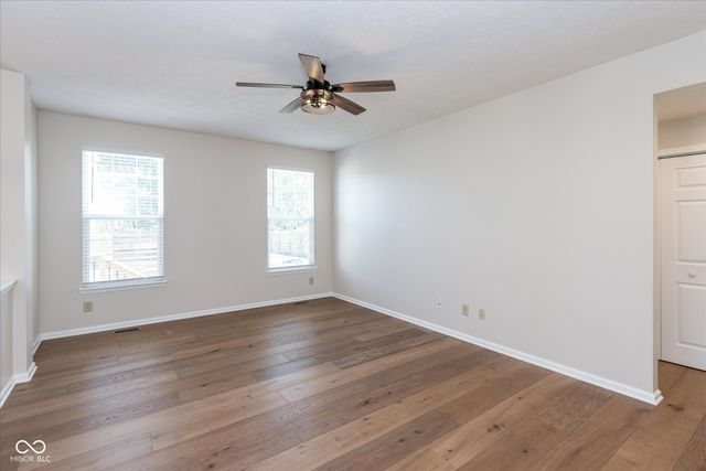 4063 S Meadow Wood Court, New Palestine, IN 46163