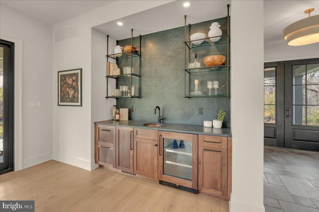 385 PORT ROYAL AVE, Philadelphia, PA 19128