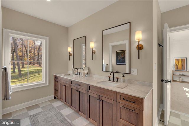 385 PORT ROYAL AVE, Philadelphia, PA 19128