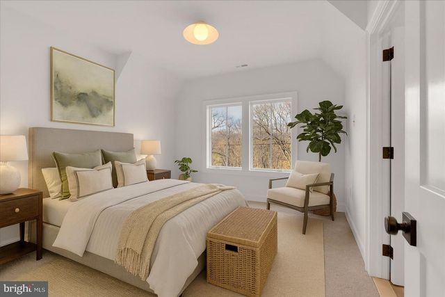 385 PORT ROYAL AVE, Philadelphia, PA 19128