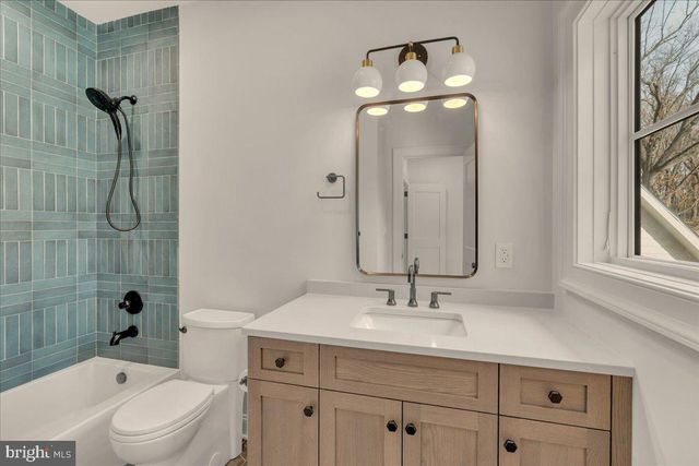 385 PORT ROYAL AVE, Philadelphia, PA 19128