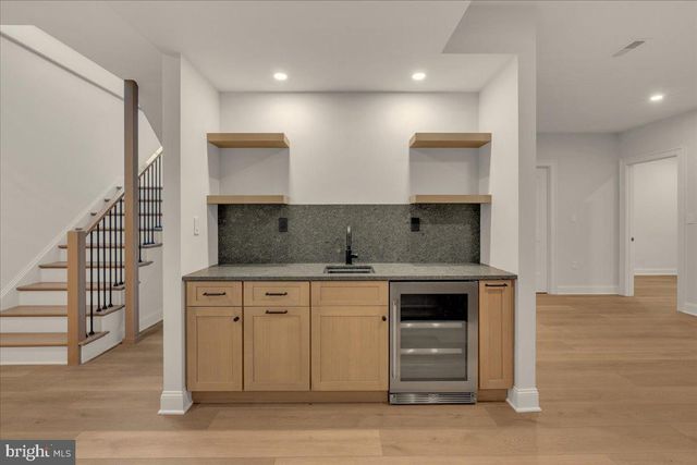 385 PORT ROYAL AVE, Philadelphia, PA 19128