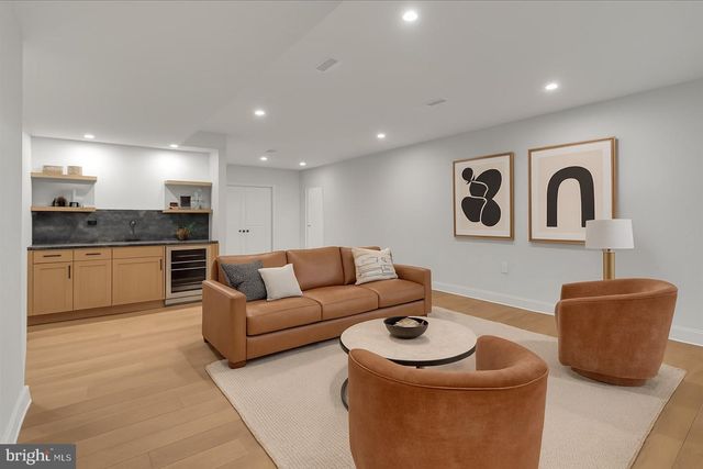 385 PORT ROYAL AVE, Philadelphia, PA 19128